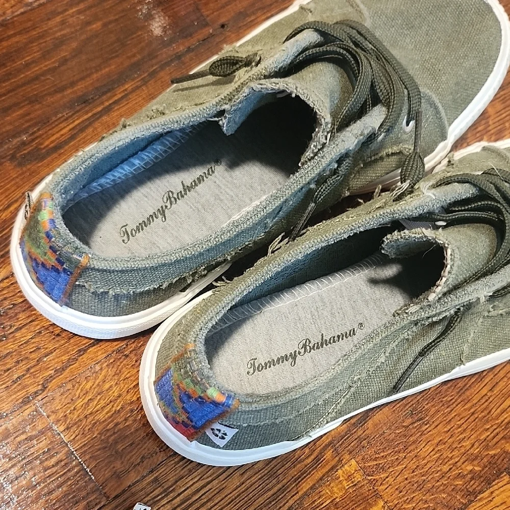 Tommy Bahama Green Beach Party Distressed Comfort Slip On Sneakers